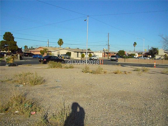 3rd image of 2441 Arrowhead St