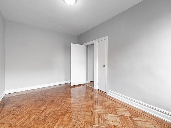 4th image of 880 47th St APT D3