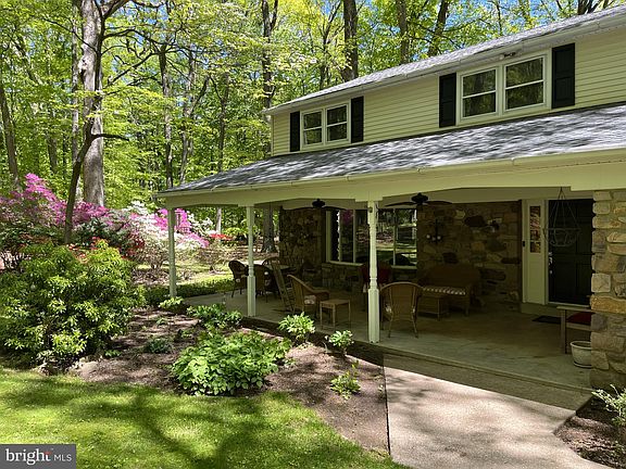 2nd image of 3833 Dogwood Ln