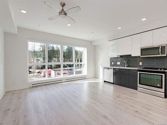 3rd image of 1311 Lakepoint Way #407