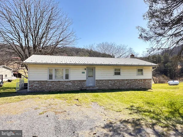 1269 Graysons Gap Rd, New Creek, WV 26743