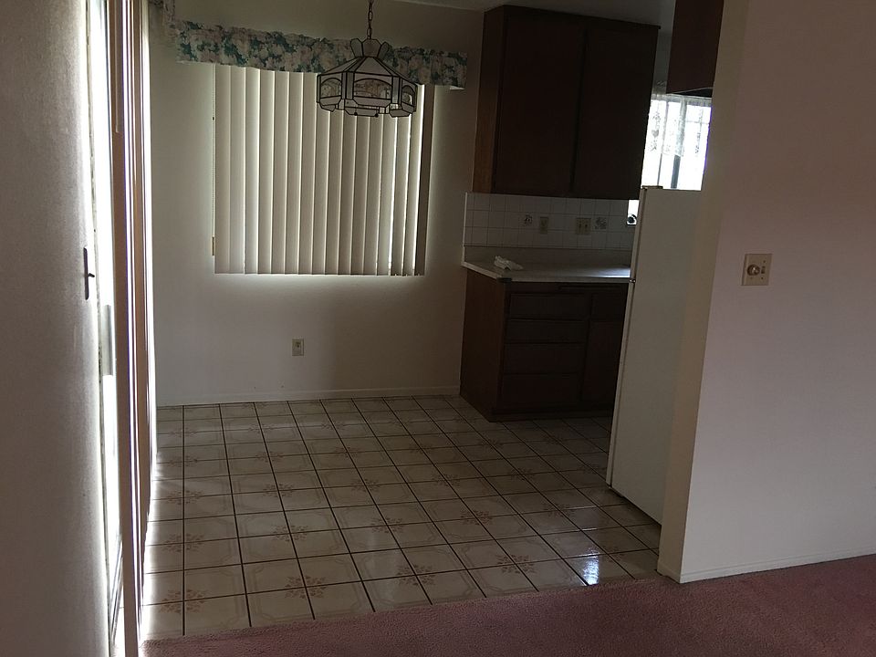 2nd image of 442 1/2 Casanova St APT 1