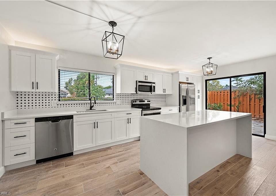 1st image of 1470 Park Shore CIR #4