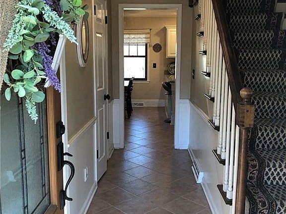 3rd image of 8738 Columbine Cir