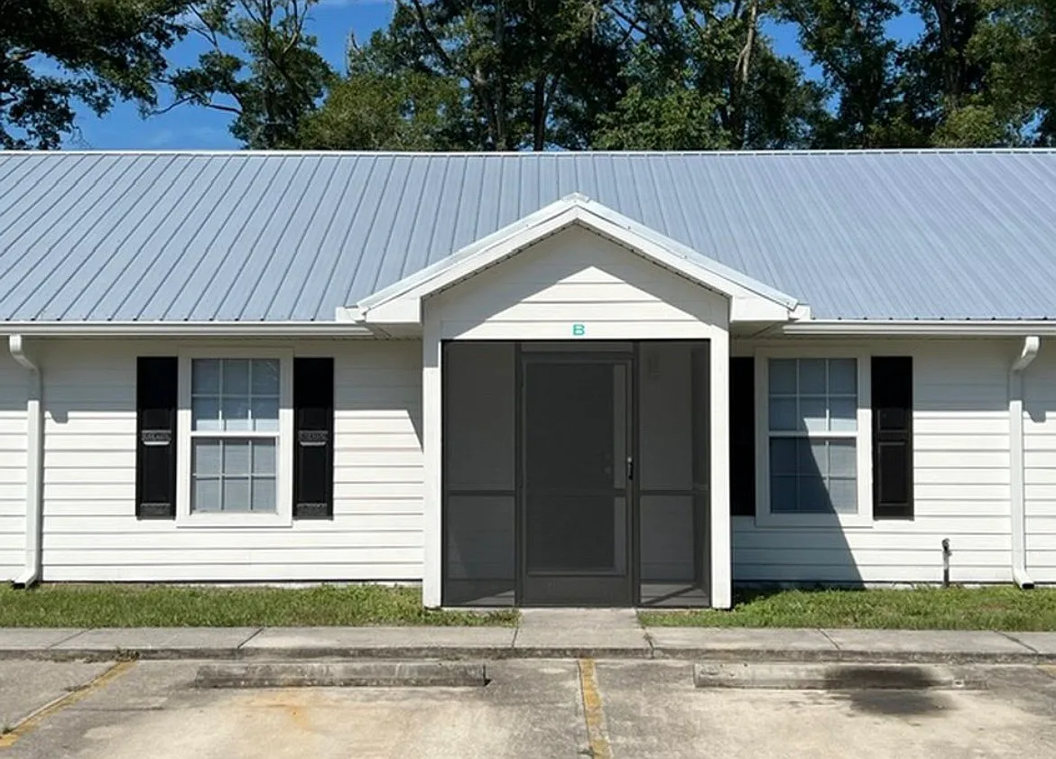2 bed, 900 sqft, $1,350 — Photo 1