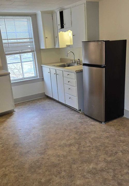 1st image of 104 Park St #5