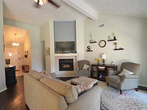 3rd image of 311 Indian Meadow Dr