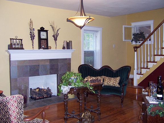 Living Room with Gas Fireplace