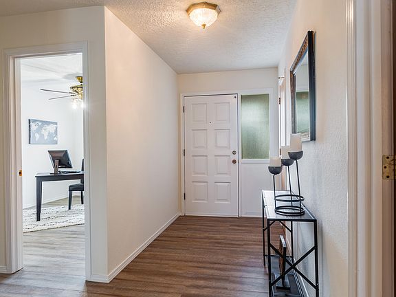 5th image of 7609 Summer Ave NE