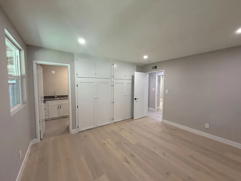 1534 Fernside St — Photo 11