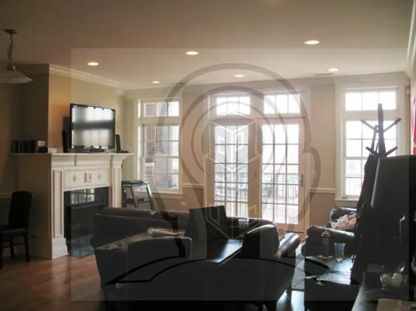 (undisclosed Address), Chicago, IL 60657