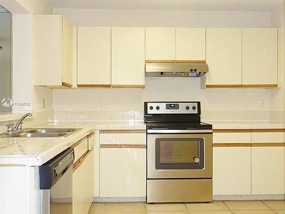 3rd image of 2057 Coral Ridge Dr #N105