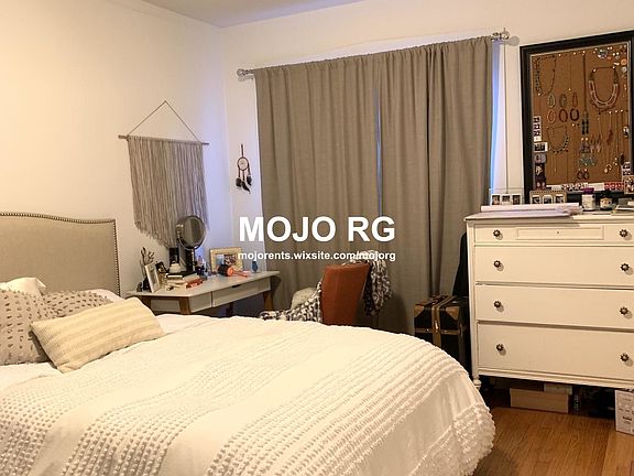 5th image of 1436 W Belle Plaine Ave APT 1F
