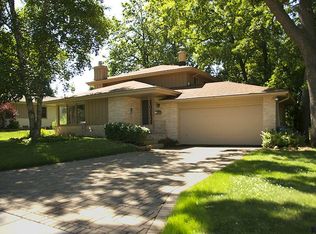 5203 Roberts Dr, Greendale, WI 53129