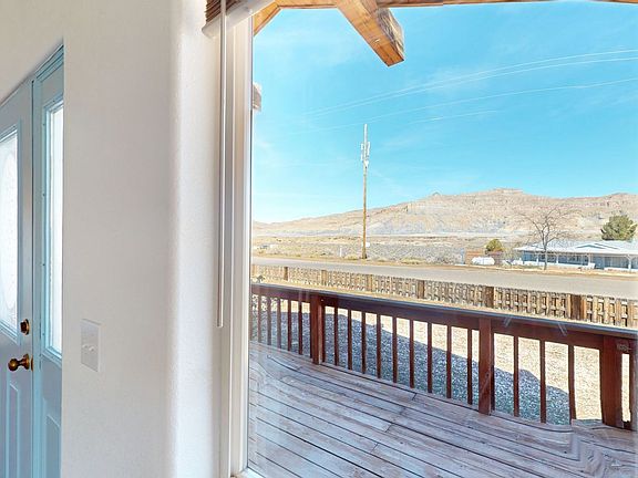 4th image of 910 S Freedom Way