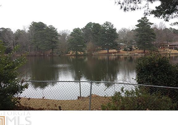 3rd image of 595 Cynthia Ln