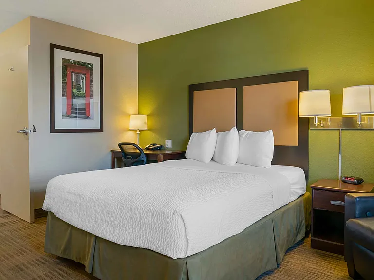Studio Suite - 1 Queen Bed