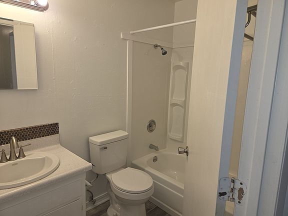 4th image of 1974 D St #1