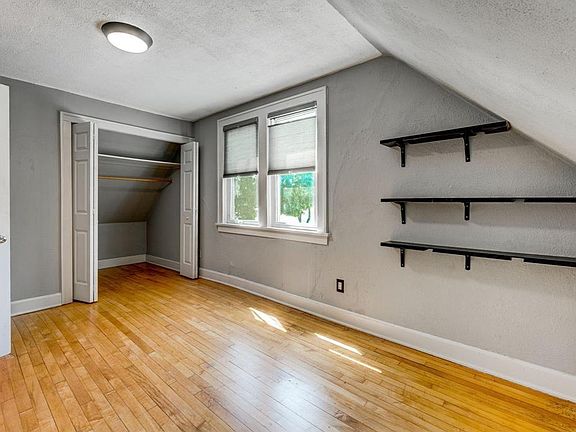 5th image of 929 Magnolia Ave E #2