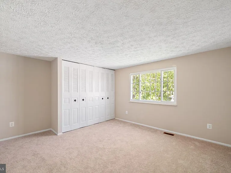 1103 Burwick Dr — Photo 15