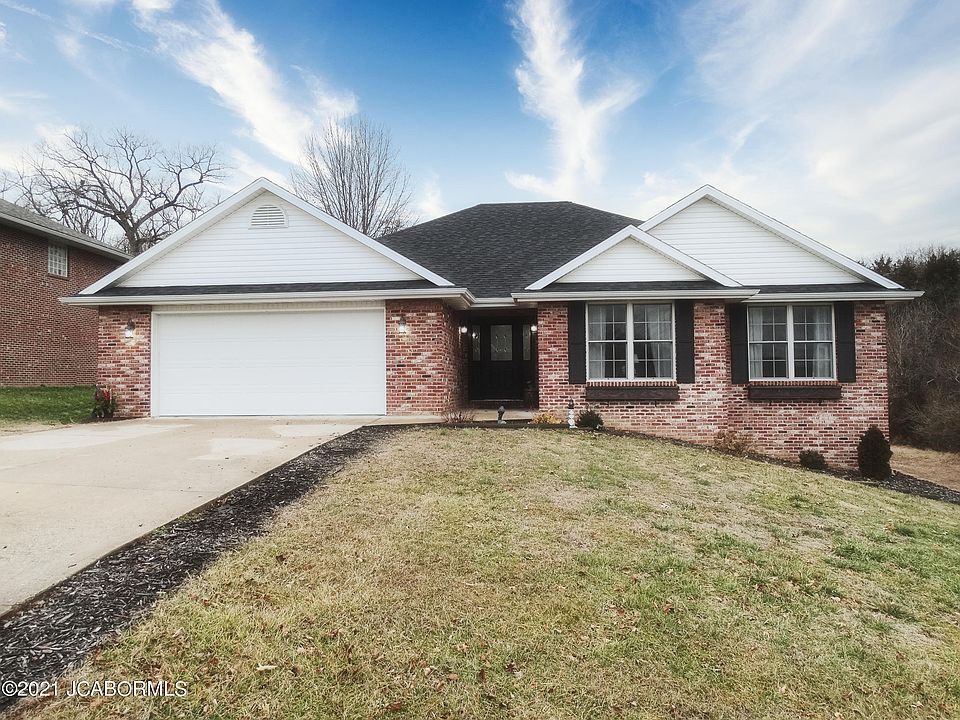 1st image of 924 Amethyst Ln