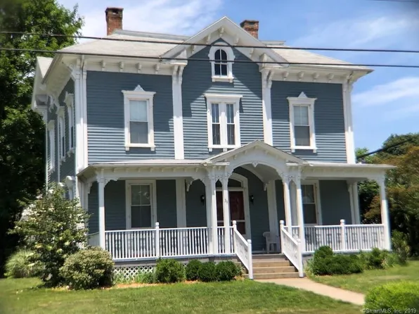 39 Maple St, Norwich, CT 06360