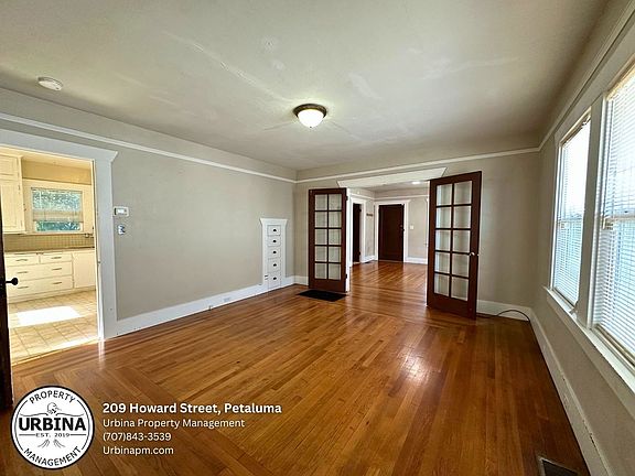 4th image of 209 Howard St