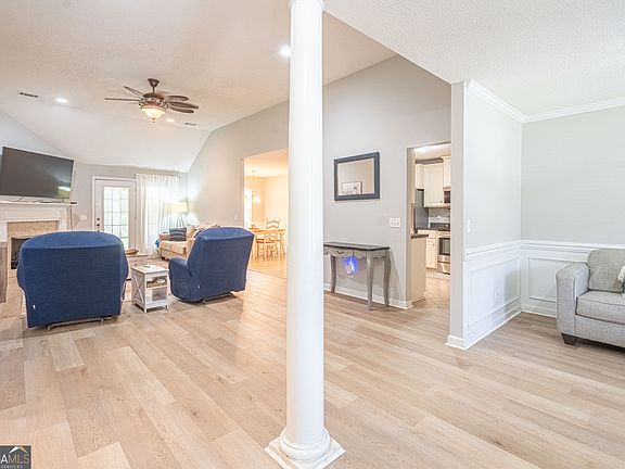 5th image of 230 Brookstone Ct