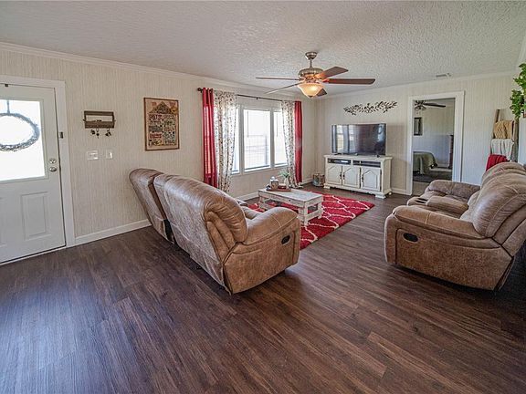 3rd image of 38130 Huff Dr