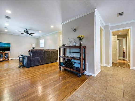 4th image of 10129 Rockmoor Dr