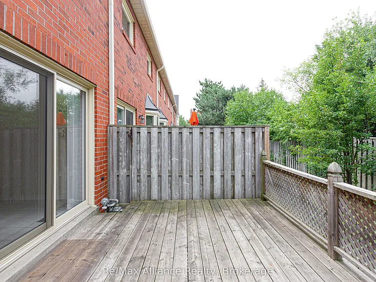 2006 Glenada Cres #6 — Photo 38