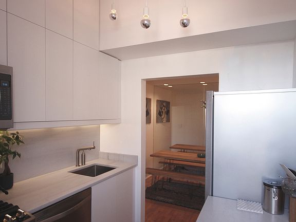 5th image of 555 Washington Ave APT 3P