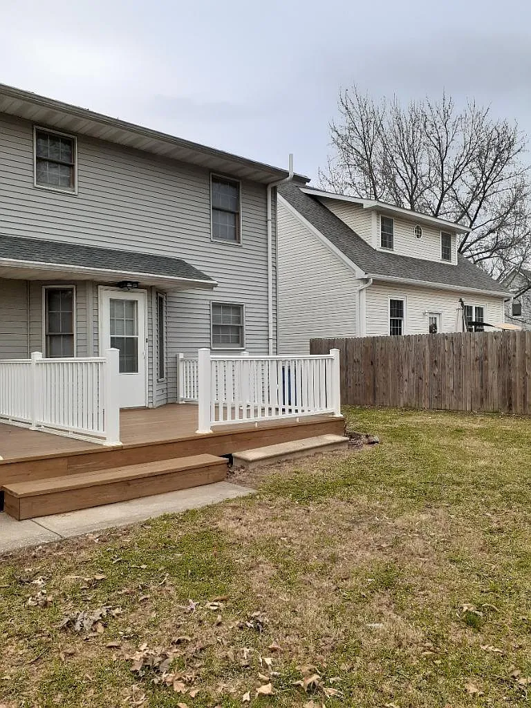 2 bed, 1.5 bath, 2714 sqft, $1,400 — Photo 2