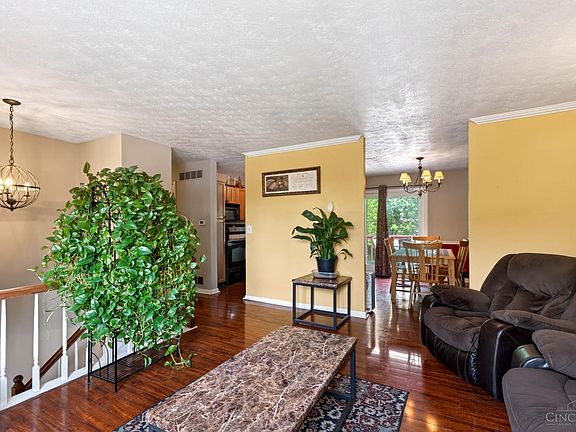 3rd image of 9946 Greenriver Dr