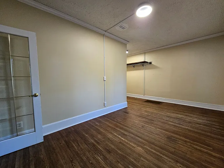 610 N McLean St — Photo 12