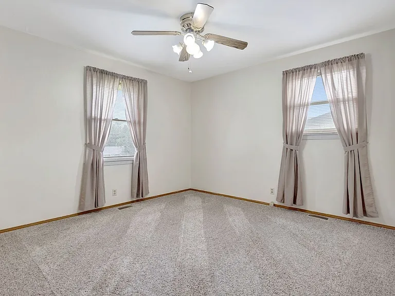 211 Friendship Dr — Photo 11
