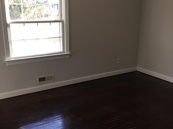 2nd image of 2820 Greenway Ave