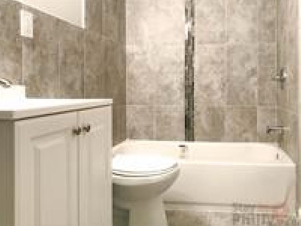 2nd image of 6135 W Oxford St #3