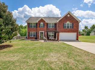 335 Crestridge Ln, Ellenwood, GA 30294