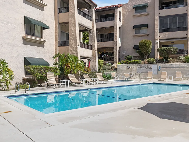 2514 Clairemont Dr #205 — Photo 17