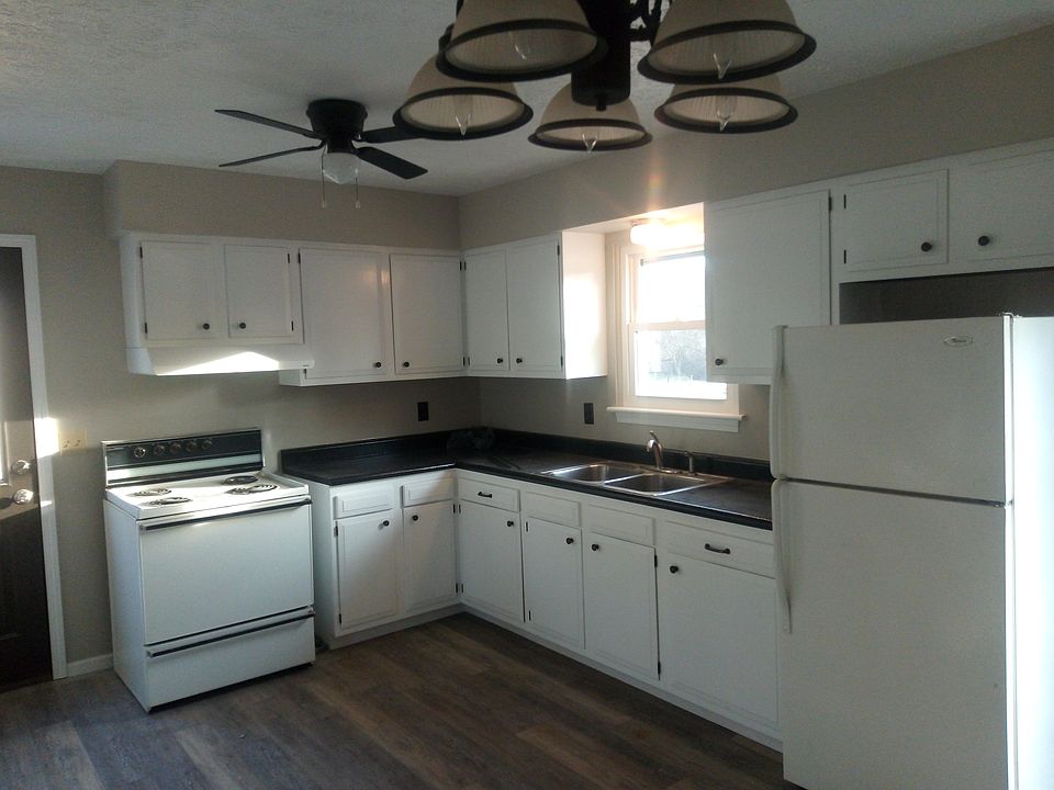 2nd image of 1324 Gotthard St SW