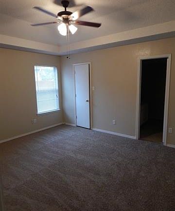 3rd image of 1019 Flower Dr