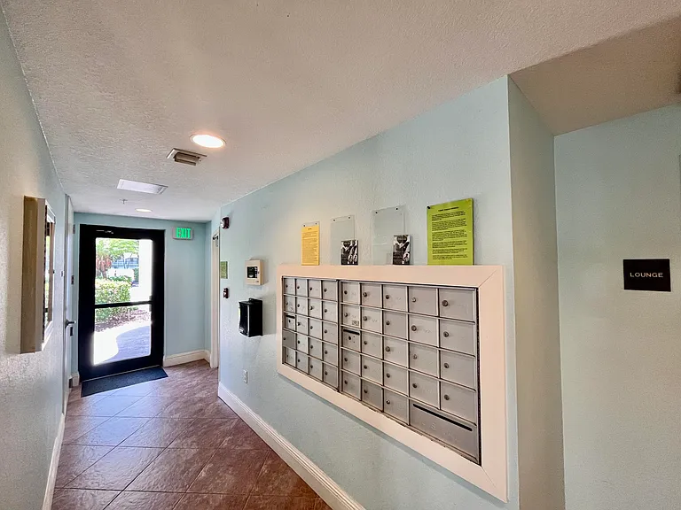 370 Golfview Rd #302 — Photo 35