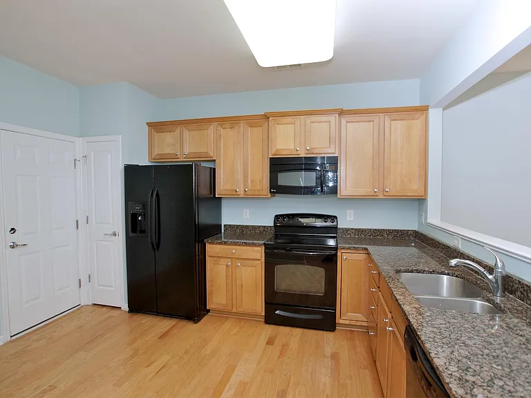2105 Corwith Dr #1 — Photo 14