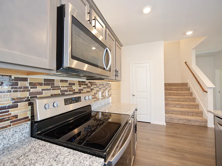 6225 Bracken Dr — Photo 7