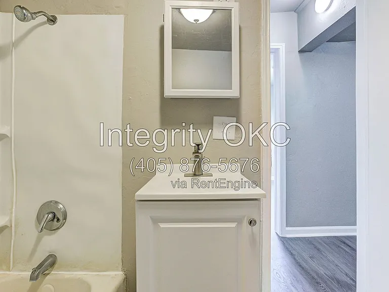 1919 NW 11th St #4D — Photo 8