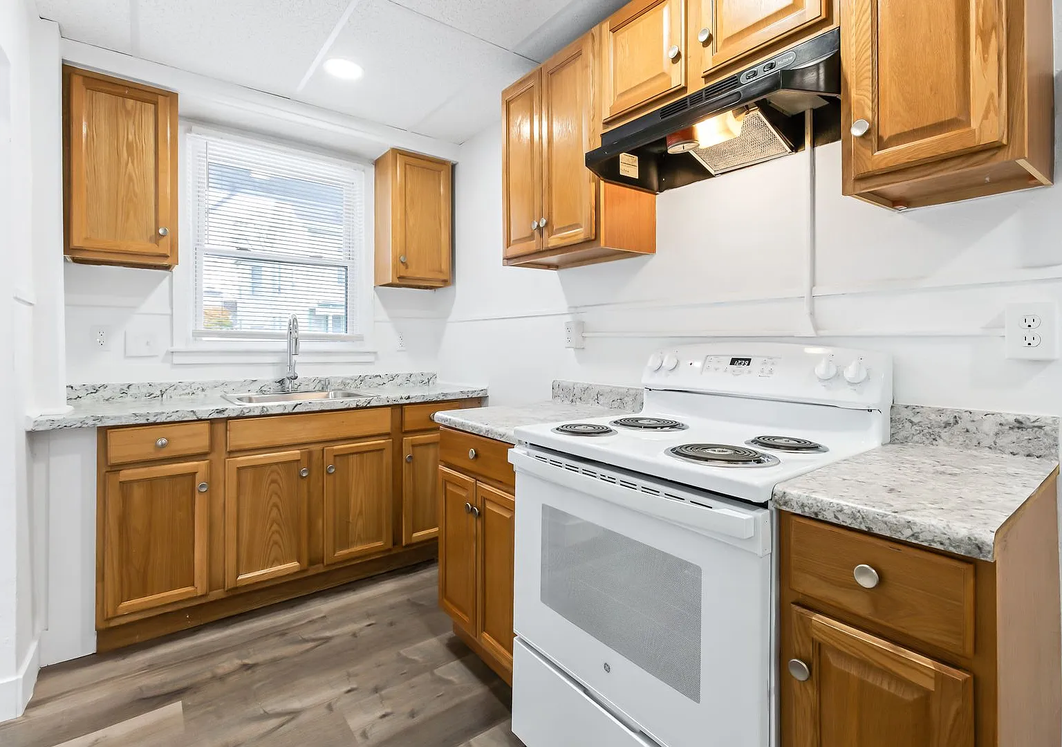 923 Lehman St — Photo 2