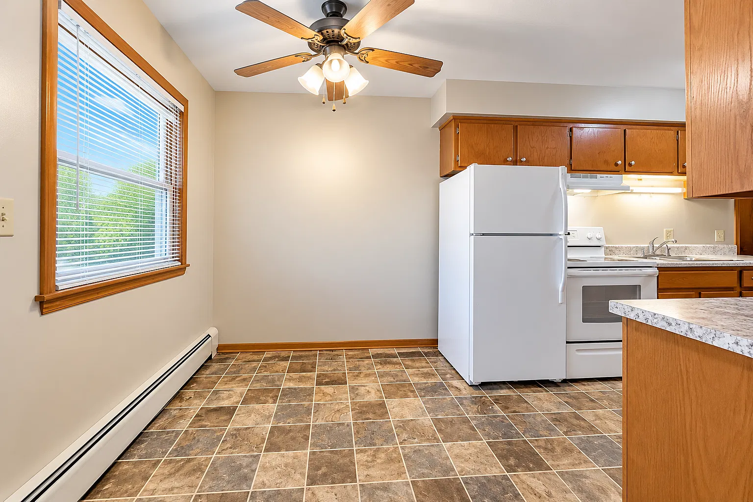 1 bed, $949 — Photo 3