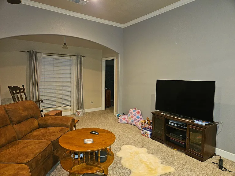 5224 Jarvis St — Photo 19