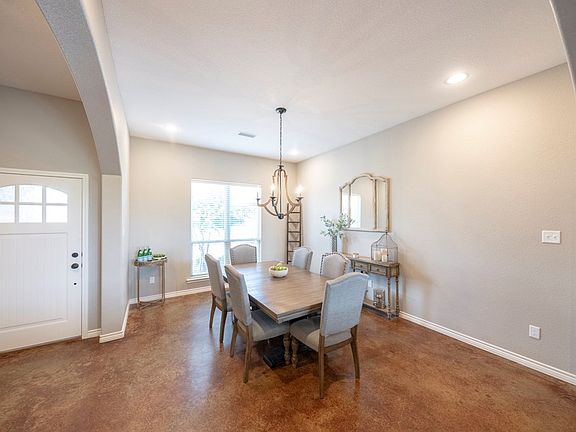 5th image of 6013 Oak Creek Dr